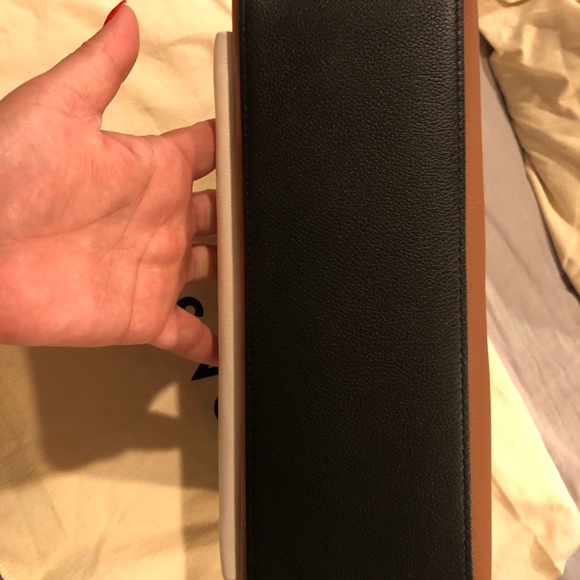 ✨🍁Beautiful Versatile Louis Vuitton Lockme🍁✨ - Picture 7 of 7